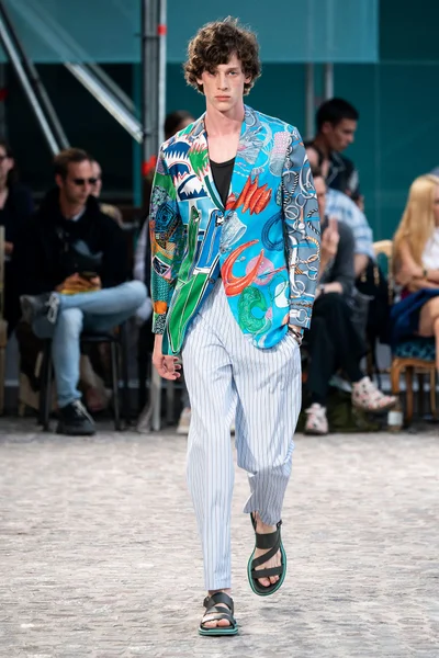 Look 41